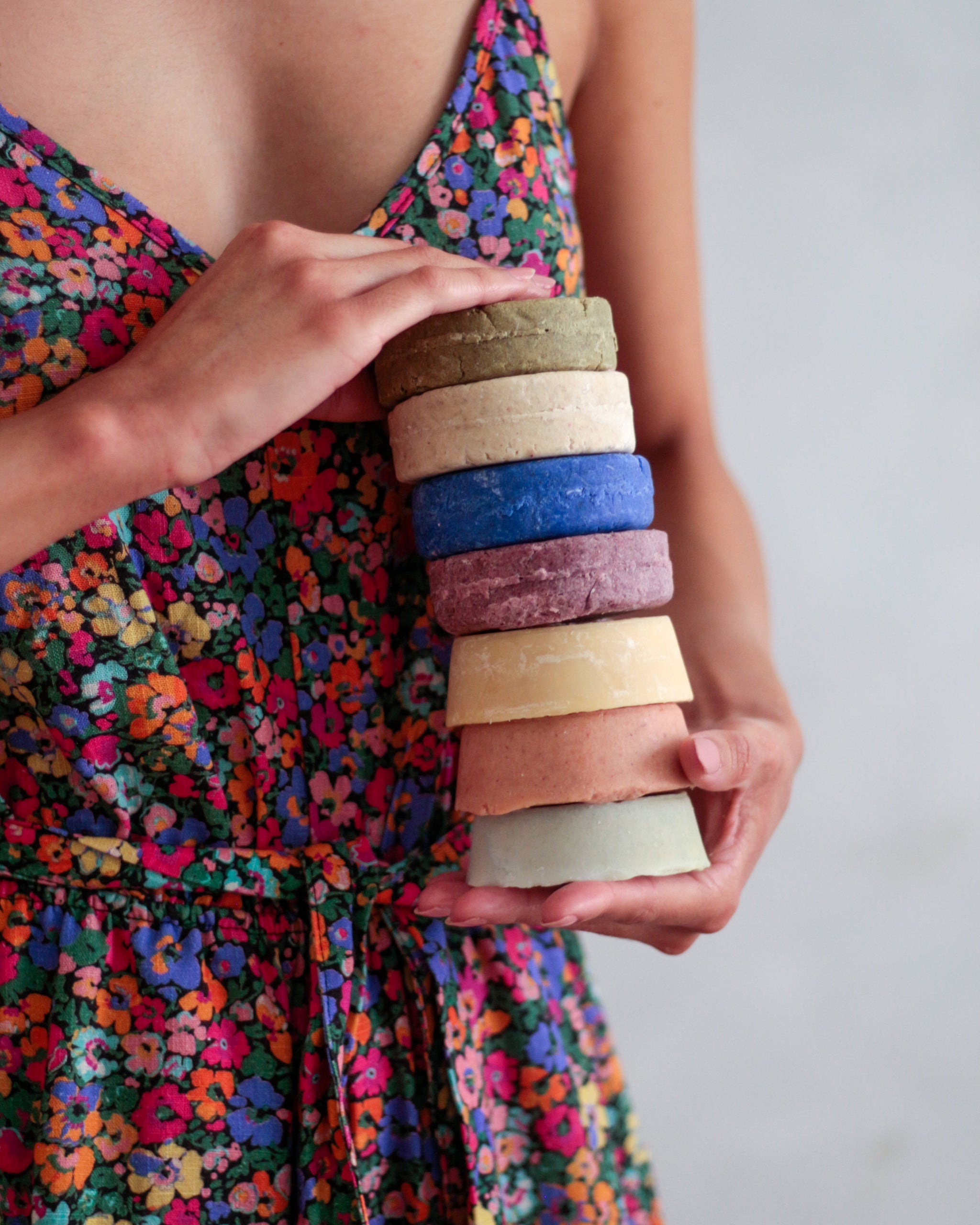 Vogue nos mencionó como uno de los shampoos que cuidan tu cabello sin dañar el medioambiente - Indra Ecosmética 